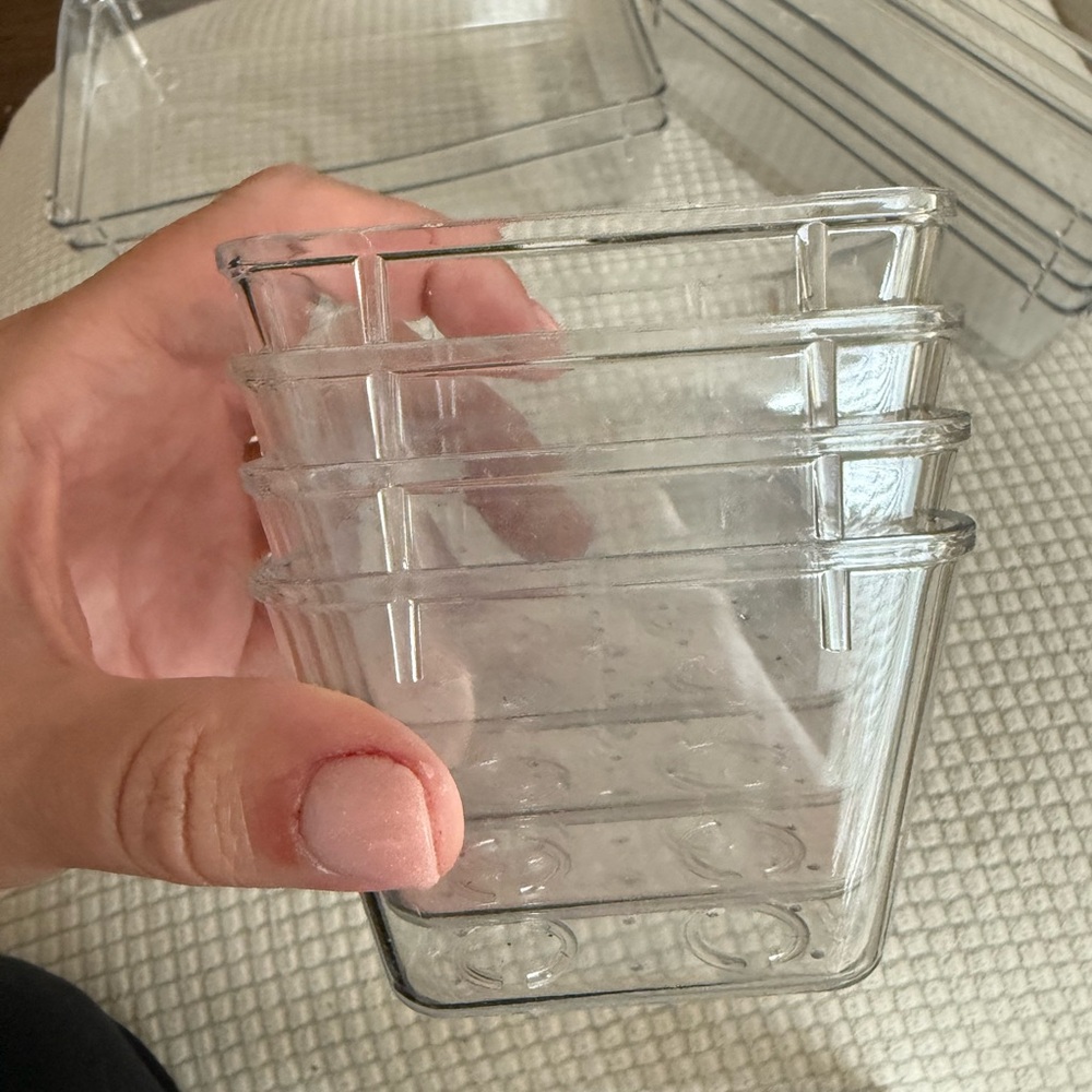 Clear Plastic Storage Bins Set 15+ pcs and 15 small plastic storage baggies - Picture 5 of 10